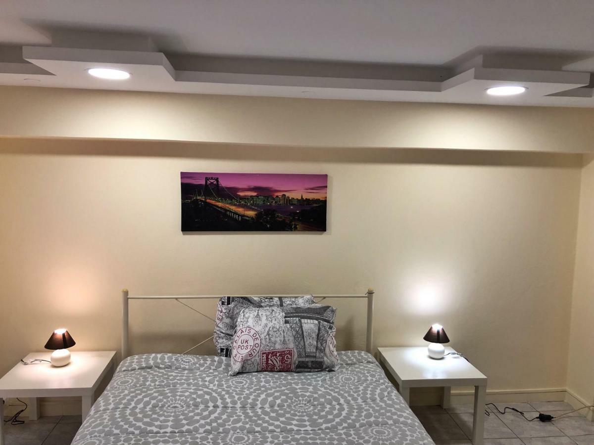 Sunmer Apartment 1Minute From Sea, 15 Min From The Airport Artemis City Center المظهر الخارجي الصورة